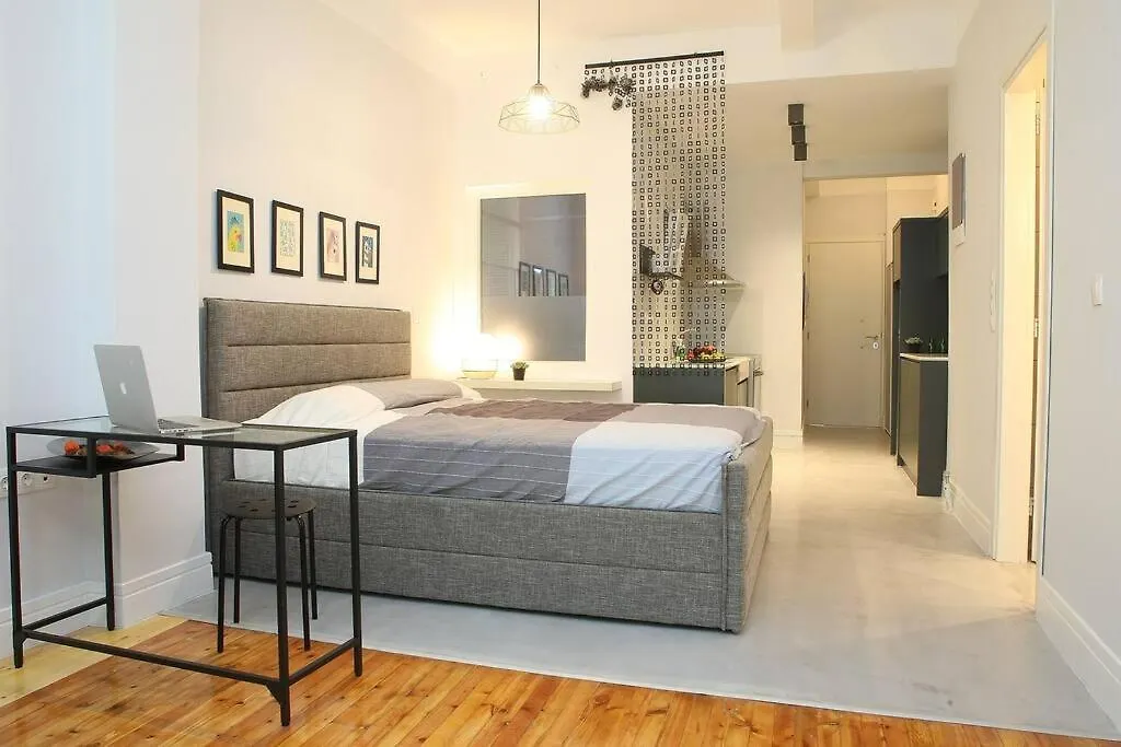 Nat'S Place Friends & Family Thessaloniki Next To Metro Greece